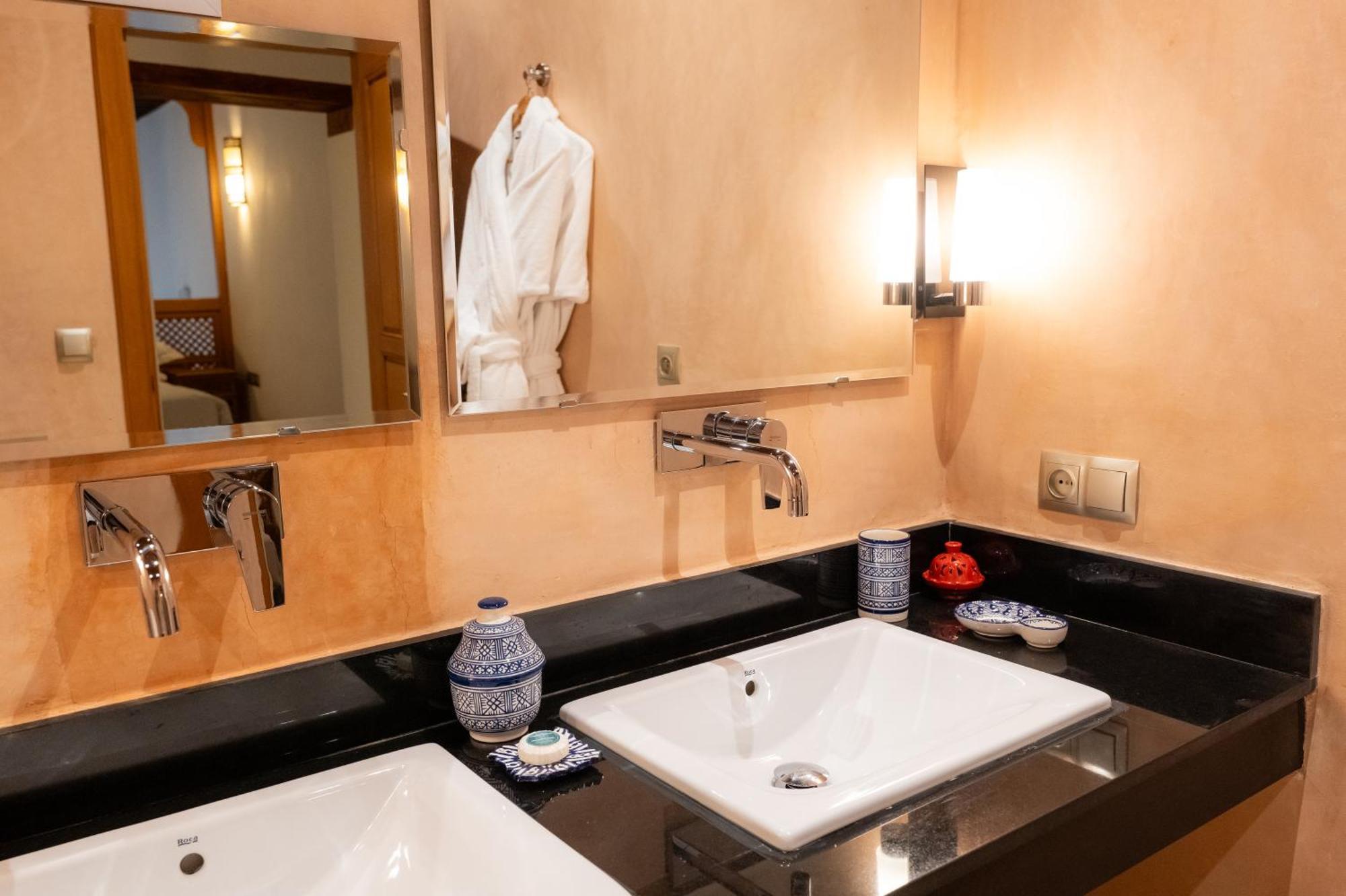 Riad Al Ansari Фес Екстериор снимка